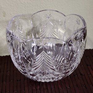 Mikasa Christmas Tree Serving Bowl 8" heavy cut fine lead crystal